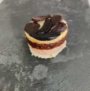 Parmentier de foie gras, pommé, et ail noir
